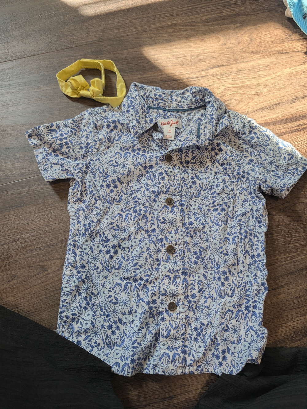(NEW) Cat & Jack Blue Floral Short-Sleeve Button-Up Shirt With Bow - 2T